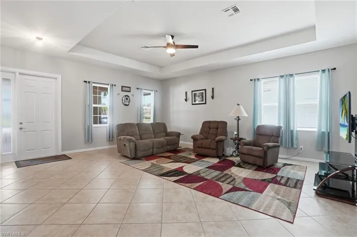 1121  Amber Lake  CT, Cape Coral, FL 33909
