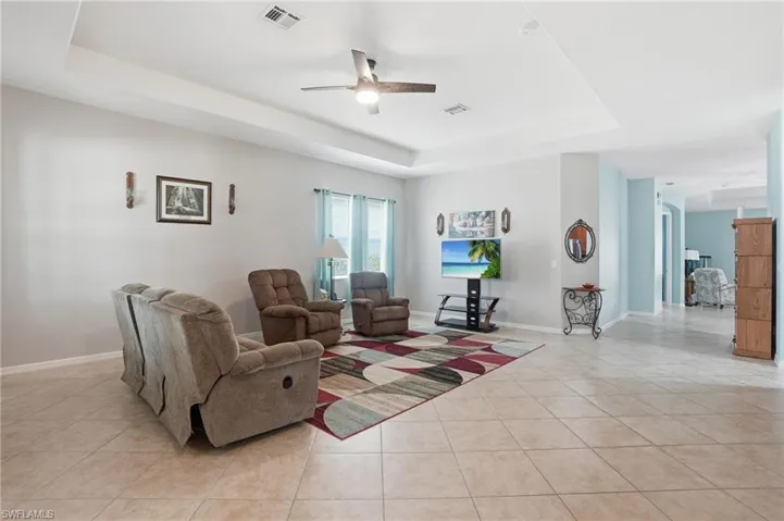 1121  Amber Lake  CT, Cape Coral, FL 33909