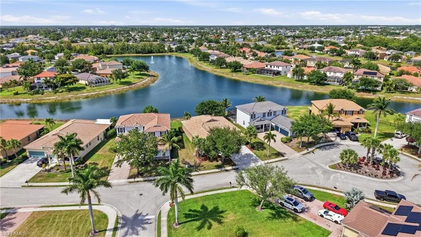 1121  Amber Lake  CT, Cape Coral, FL 33909