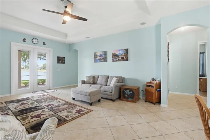 1121  Amber Lake  CT, Cape Coral, FL 33909