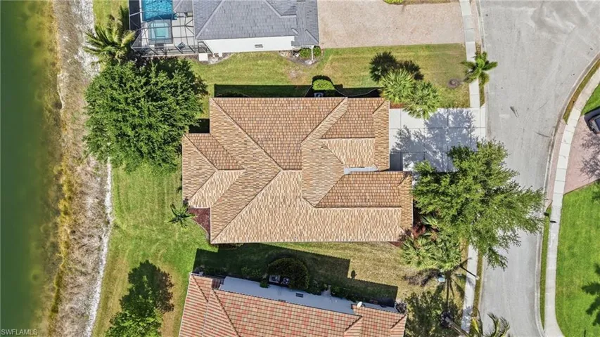 1121  Amber Lake  CT, Cape Coral, FL 33909