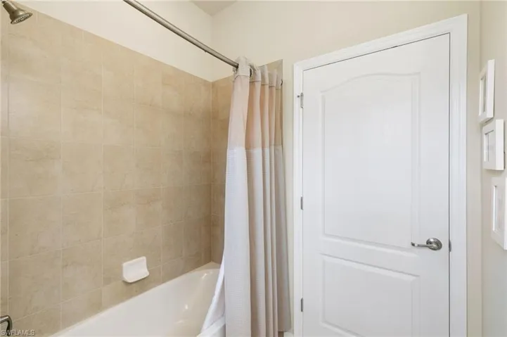 3934 Sapphire Way, Naples, Florida 34114