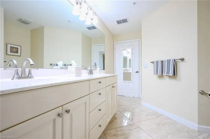 3053  Driftwood  WAY, Naples, FL 34109