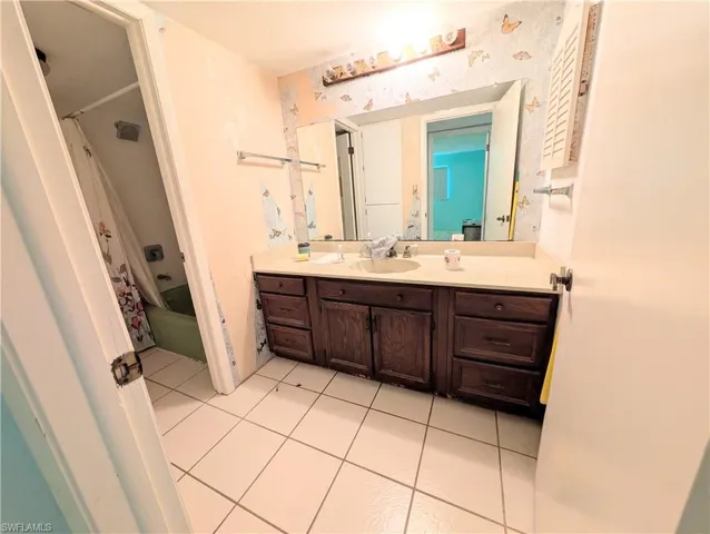 2100 Barkeley Ln 3, Fort Myers, Florida 33907