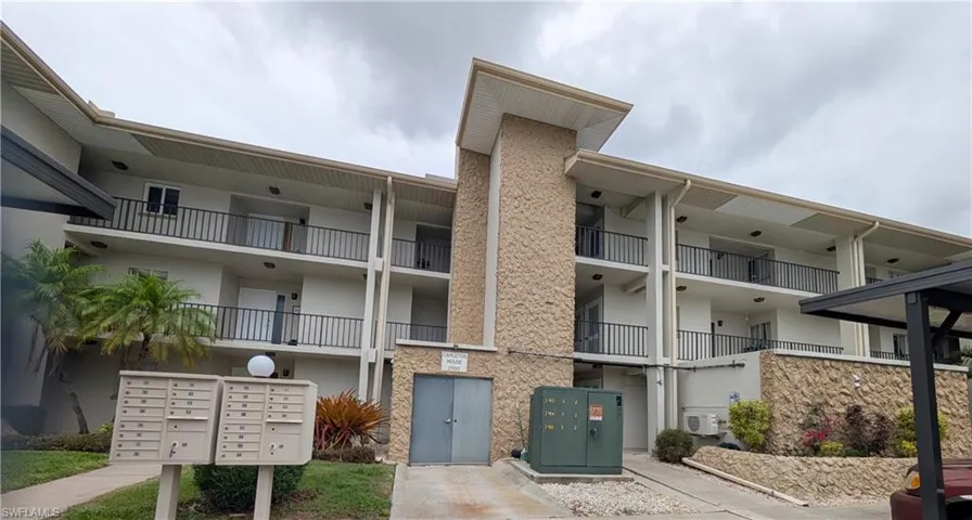2100 Barkeley Ln 3, Fort Myers, Florida 33907
