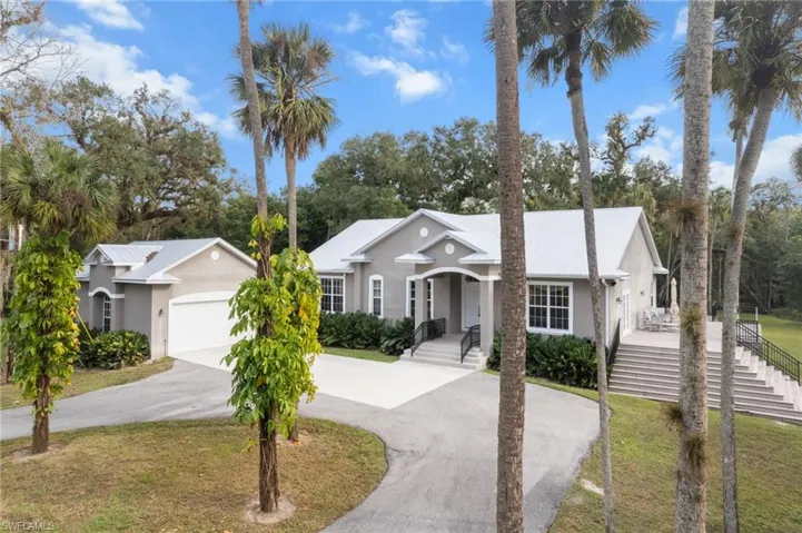 5261  Melaluca  DR, Fort Myers, FL 33905