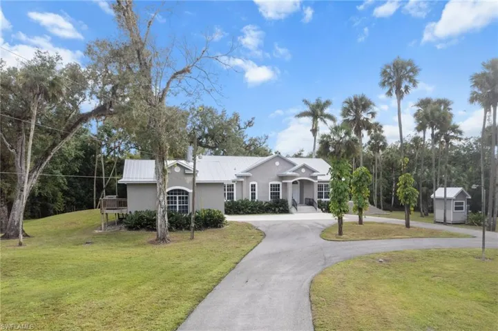 5261  Melaluca  DR, Fort Myers, FL 33905