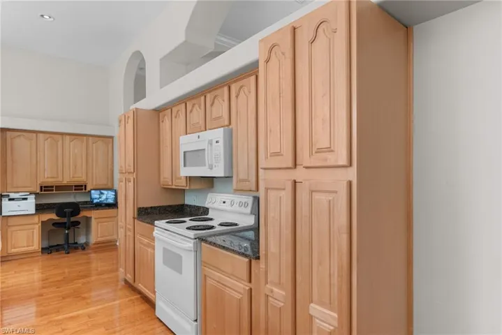 5261  Melaluca  DR, Fort Myers, FL 33905