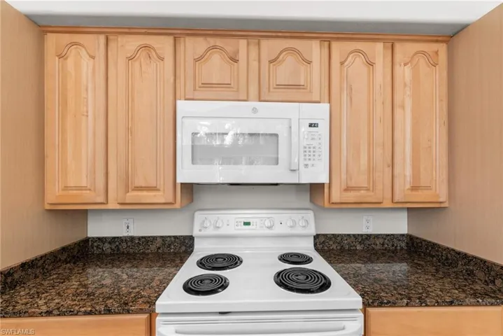 5261  Melaluca  DR, Fort Myers, FL 33905