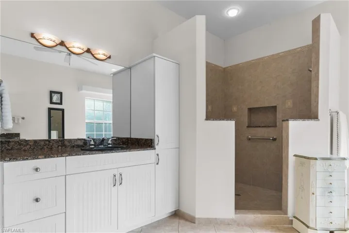 5261  Melaluca  DR, Fort Myers, FL 33905