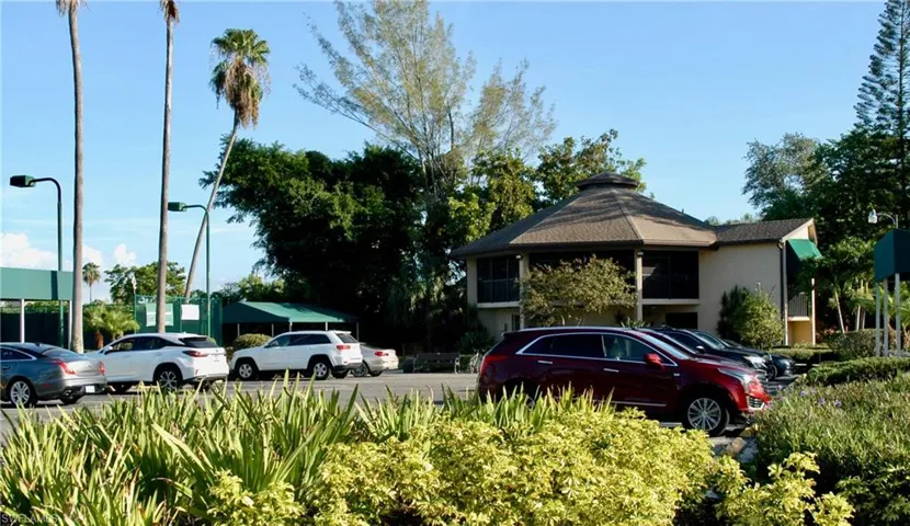 Tennis Building