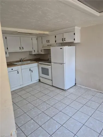Guest house kitchen