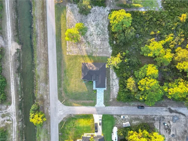 Aerial view of property and surrounding area