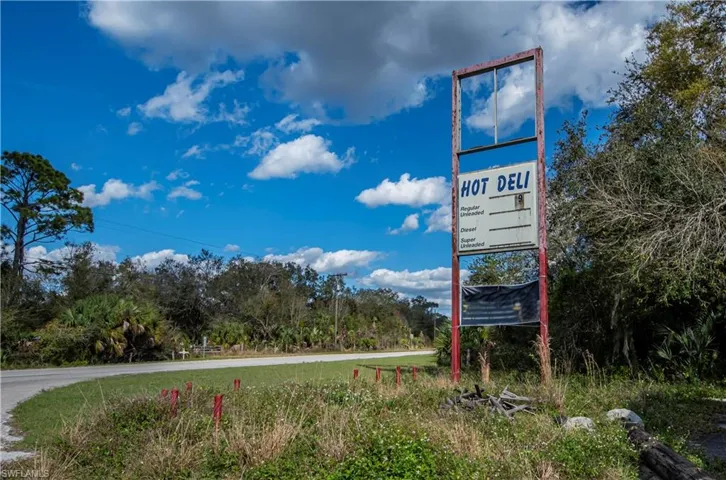 9835 W State Road 78  , Moore Haven, FL 33471