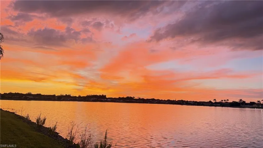7271  Mill Pond  CIR, Naples, FL 34109