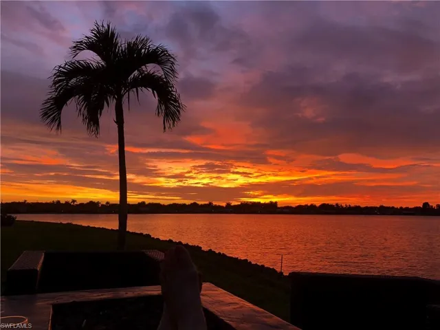 7271  Mill Pond  CIR, Naples, FL 34109