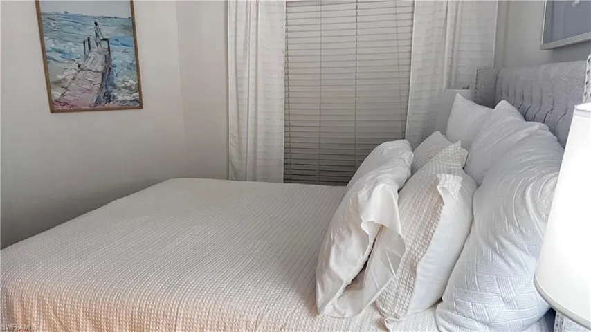 7271  Mill Pond  CIR, Naples, FL 34109