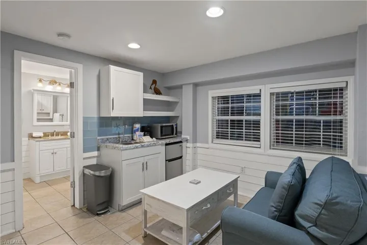 Quest kitchenette and lounging area.