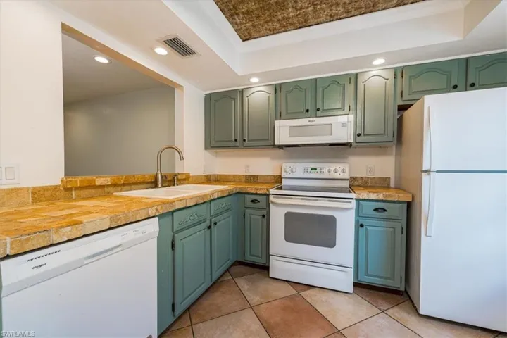 1025 Pine Isle Ln 1025, Naples, Florida 34112