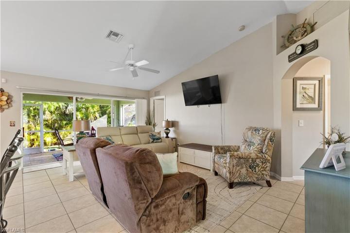 1501 NE 33rd LN, CAPE CORAL FL 33909