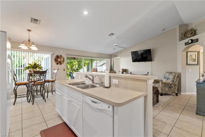 1501 NE 33rd LN, CAPE CORAL FL 33909