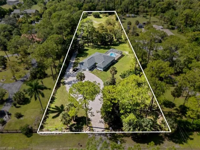 View of subject property with property parcel outlined