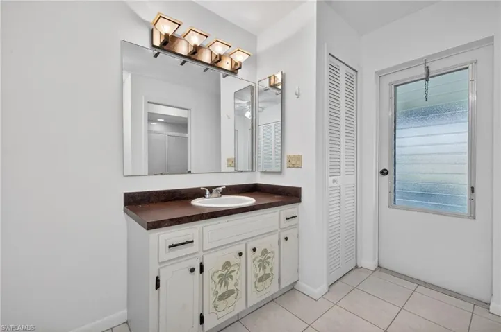 3848 7th Pl, Cape Coral, Florida 33904