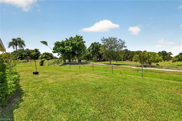3848 7th Pl, Cape Coral, Florida 33904