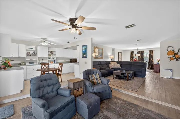 3848 7th Pl, Cape Coral, Florida 33904