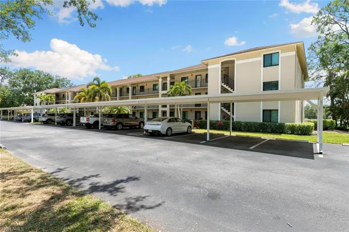 5784  Deauville  CIR, Naples, FL 34112