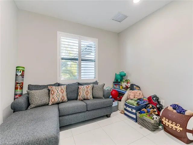 4238 Nw 25th Ter, Cape Coral, Florida 33993