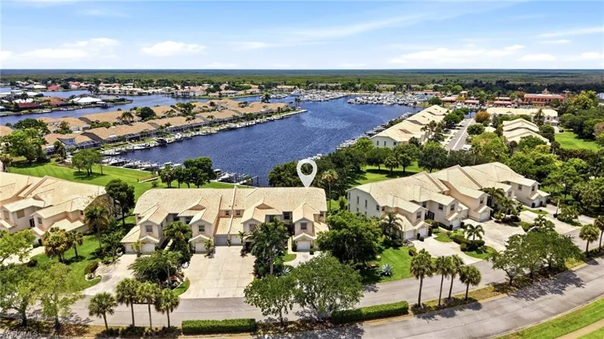 275  Cays  DR, Naples, FL 34114