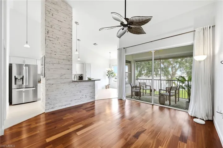 275  Cays  DR, Naples, FL 34114