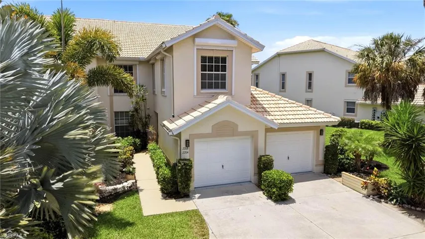 275  Cays  DR, Naples, FL 34114