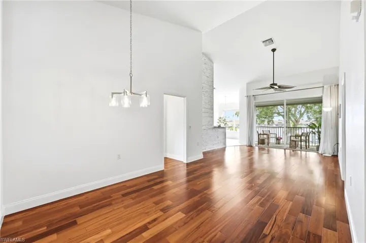 275  Cays  DR, Naples, FL 34114