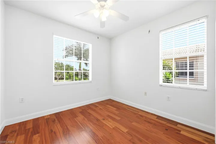 275  Cays  DR, Naples, FL 34114