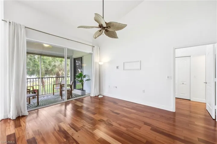 275  Cays  DR, Naples, FL 34114