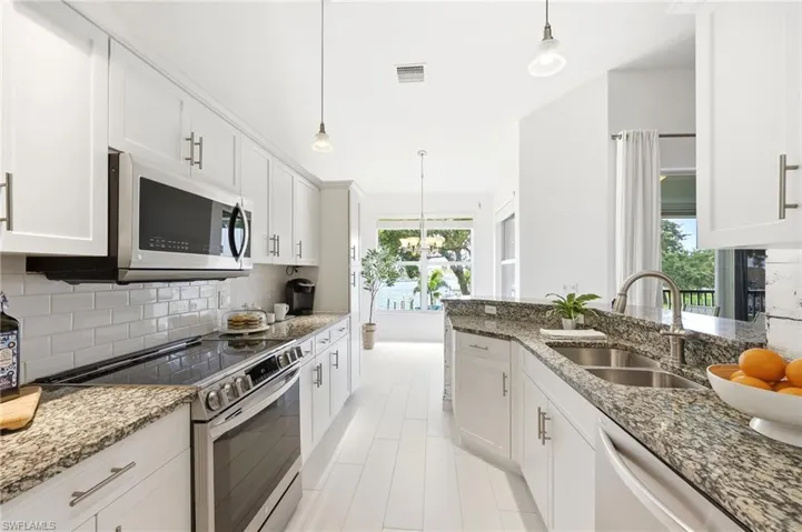 275  Cays  DR, Naples, FL 34114