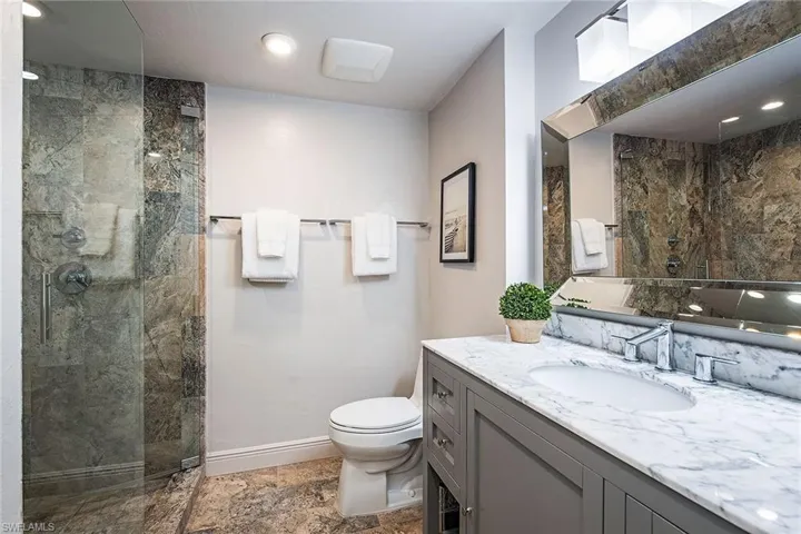 4031 Gulf Shore Blvd N 7d, Naples, Florida 34103