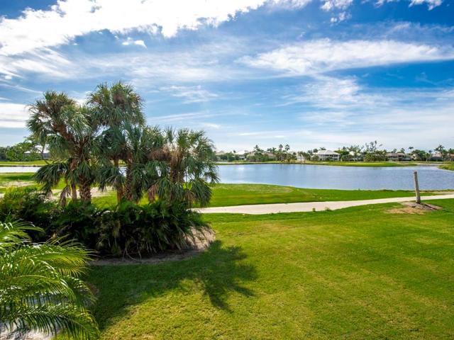 Lake & Golf Course Views