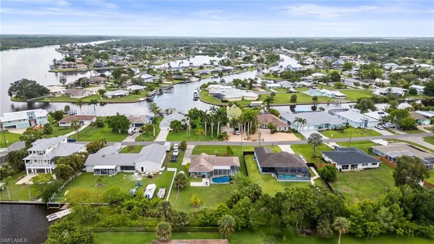 2001  Bahama  AVE, Fort Myers, FL 33905