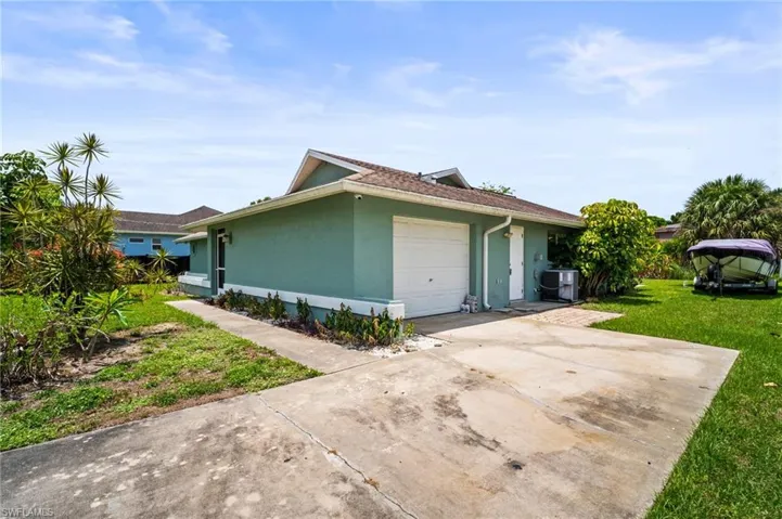 2001  Bahama  AVE, Fort Myers, FL 33905