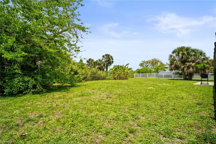 2001  Bahama  AVE, Fort Myers, FL 33905