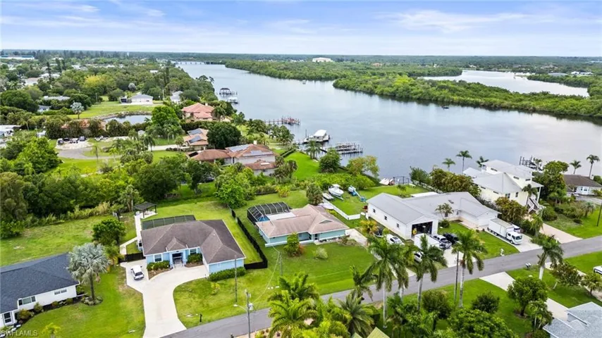 2001  Bahama  AVE, Fort Myers, FL 33905