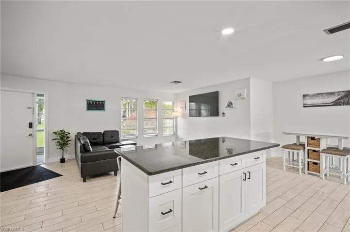 2001  Bahama  AVE, Fort Myers, FL 33905