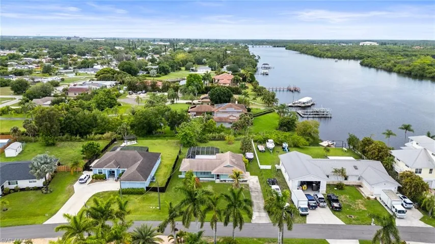 2001  Bahama  AVE, Fort Myers, FL 33905