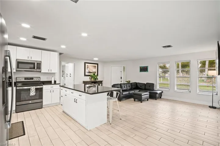 2001  Bahama  AVE, Fort Myers, FL 33905