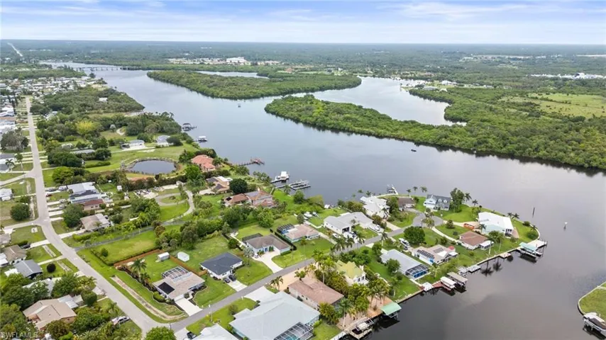 2001  Bahama  AVE, Fort Myers, FL 33905