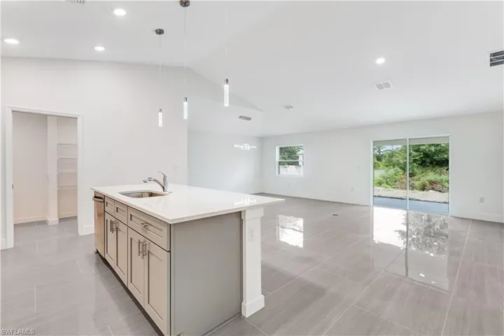 354 Hermosa Ave, Lehigh Acres, Florida 33974