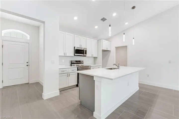 354 Hermosa Ave, Lehigh Acres, Florida 33974